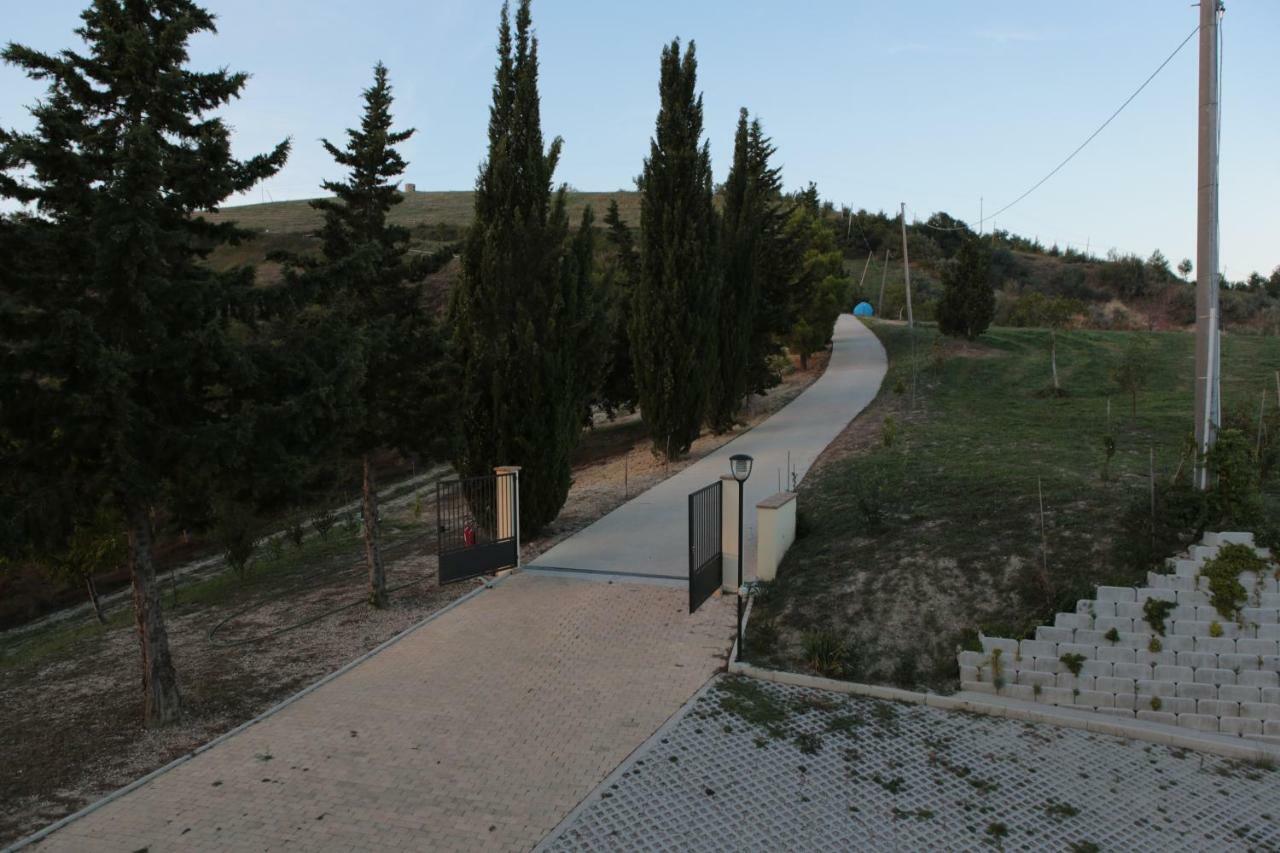 Agriturismo Terra Dei Falchi Castilenti Kültér fotó